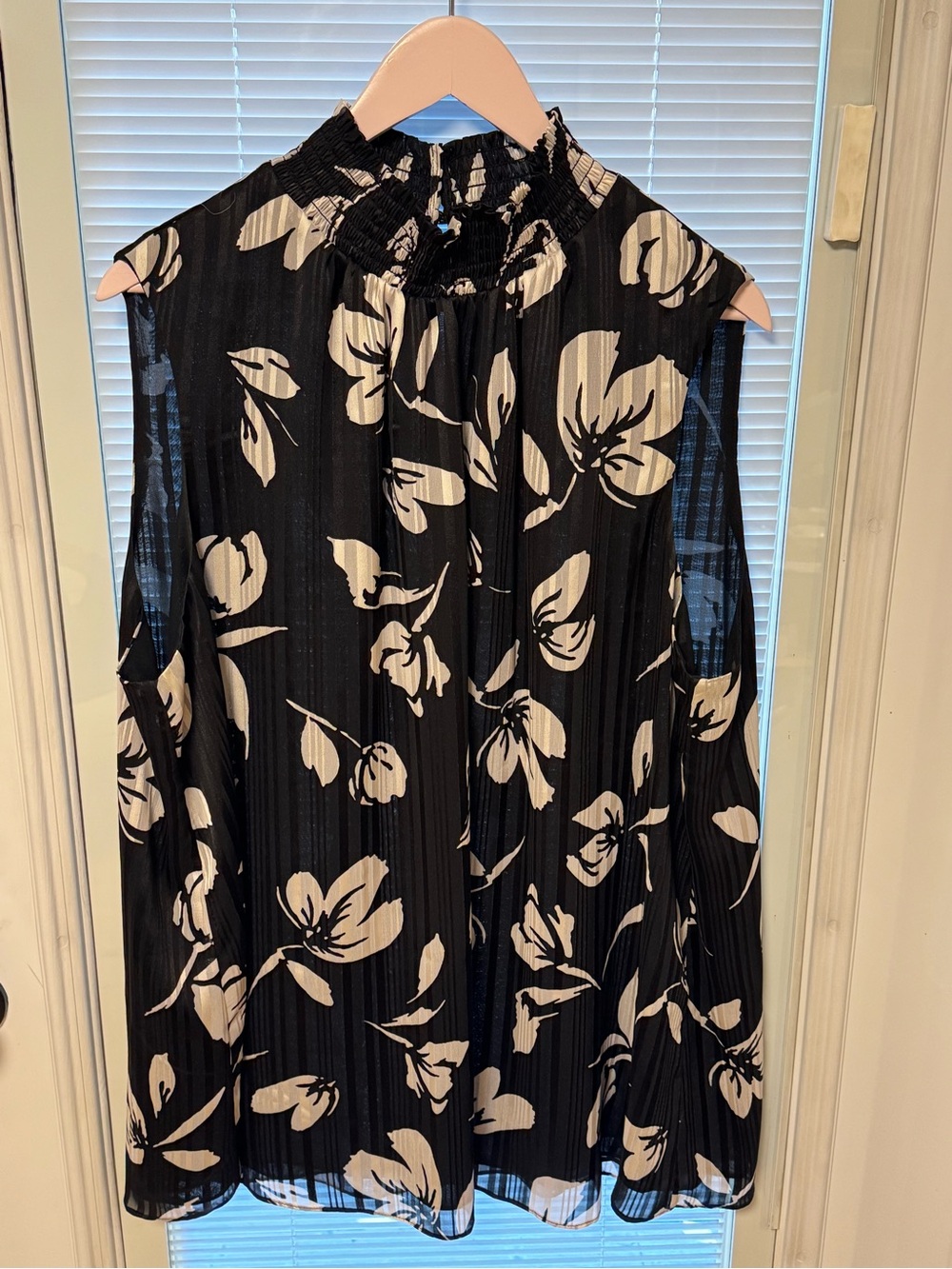 Laura Ashley Black and White Sleeveless Floral Mock Neck Blouse Never worn